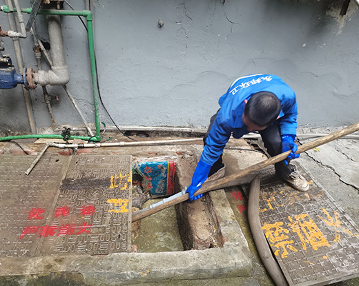 西昌镇清掏化粪池
