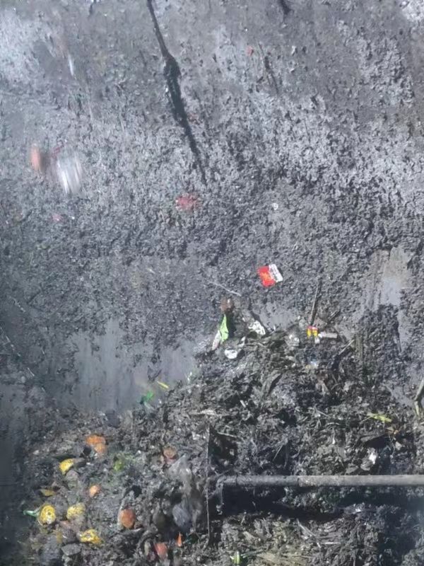 西昌镇污水池清理